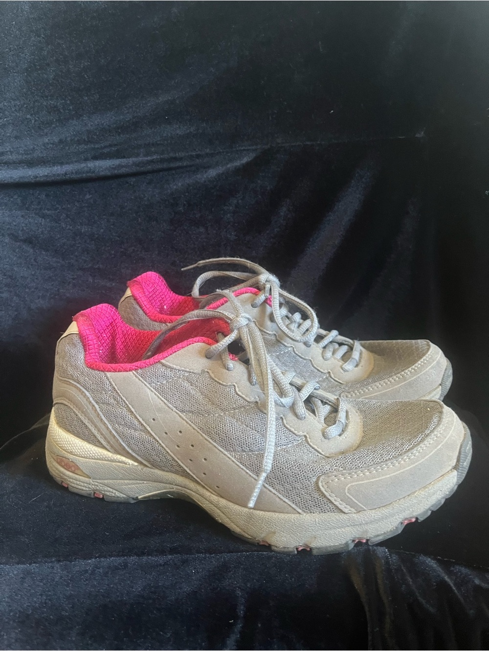 ABEO women’s size 8